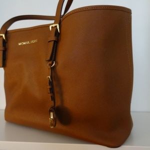 Micheal Kors Jet Set Tote